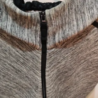 Adidas Z.N.E. Chaqueta gris con capucha