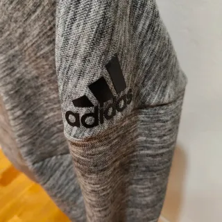 Adidas Z.N.E. Chaqueta gris con capucha