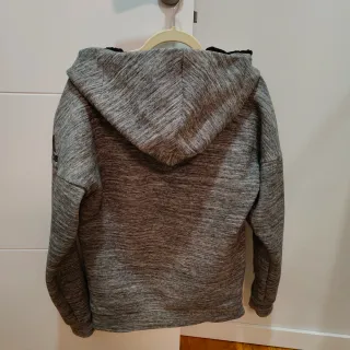 Adidas Z.N.E. Chaqueta gris con capucha