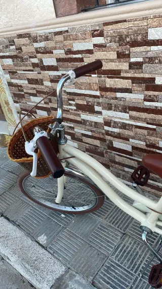 Bicicleta vintage color crema 20"