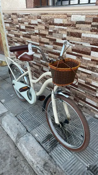 Bicicleta vintage color crema 20"