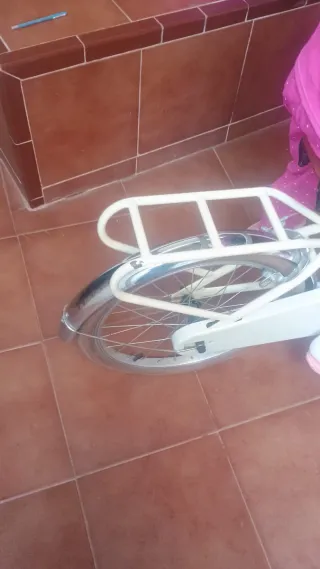 Bicicleta vintage color crema 20"