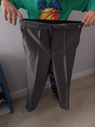 Traje de niño gris. Tres piezas. Talla 10