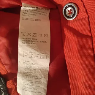 Gonna Cache Cache rossa con bottoni