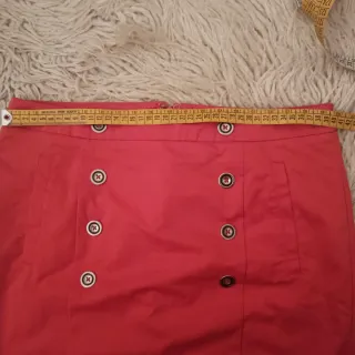 Gonna Cache Cache rossa con bottoni