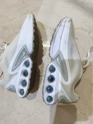 Zapatillas Nike Air Max Dn Grises y Blancas
