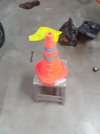 Cono plegable naranja