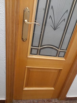 Puerta interior pino maciza con cristal 50€/Unidad