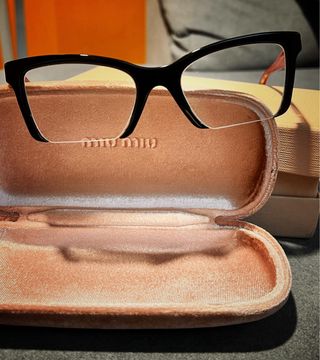 Gafas Miu Miu Negras y Rojas