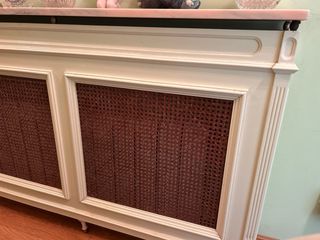 Cubre radiador de madera y mármol. Acepto ofertas.