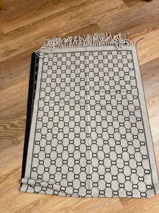 Bufanda Beige y Negra