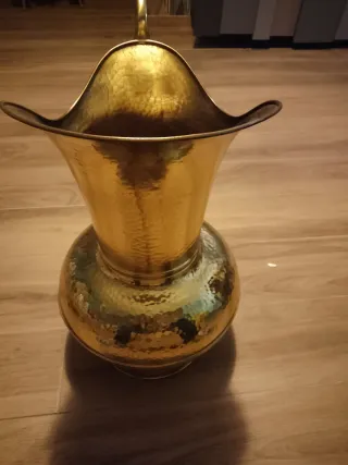 Anfora vintage ottone lucido