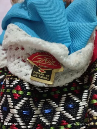 Bambola Regionale con Vestito Tipico