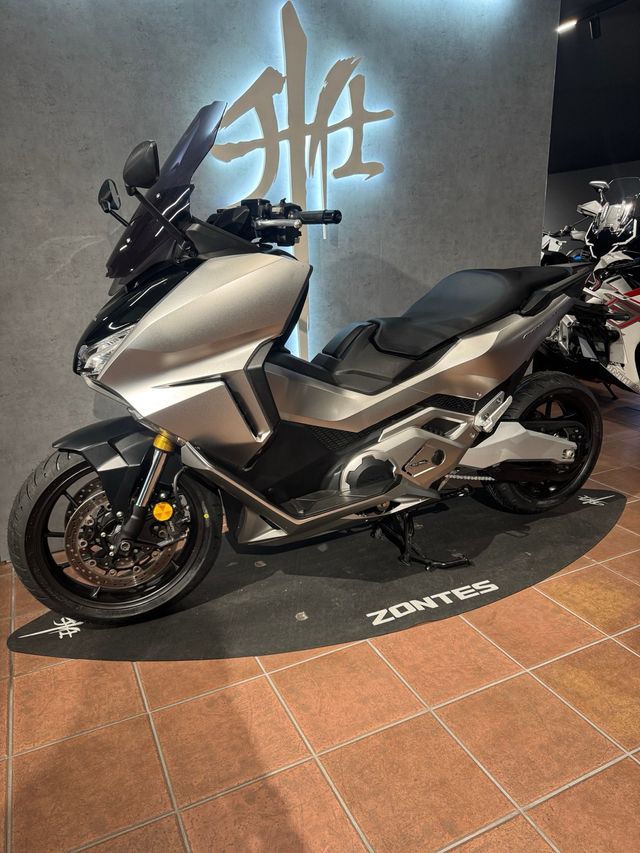Honda Forza 750 2021