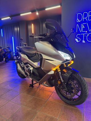 Honda Forza 750 2021