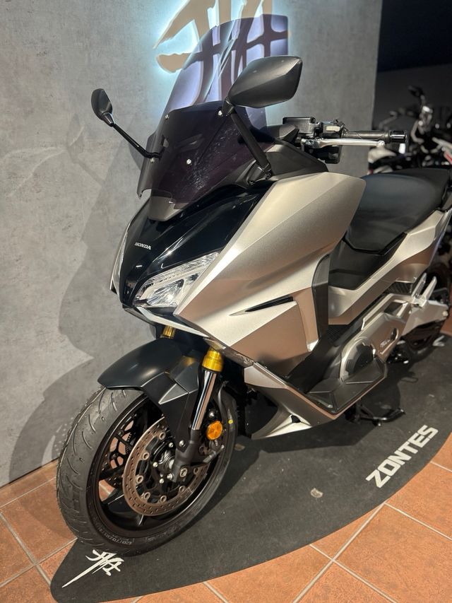 Honda Forza 750 2021
