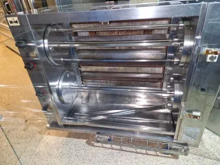 Asador de pollos  de gas 8 espadas