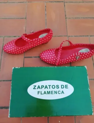 Zapatos Flamenca Lunares Rojos y Blancos