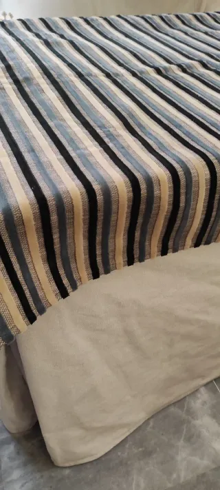 Ropa de camilla con estampado geométrico