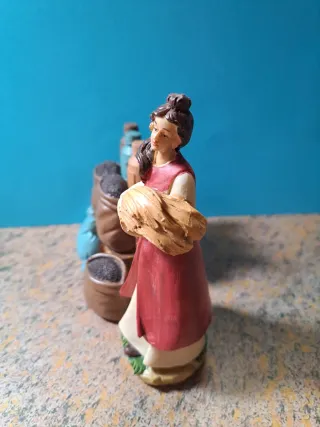 Figura Belén Mujer con puesto de especias