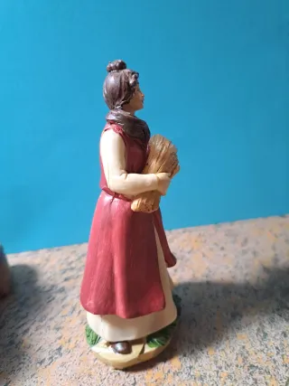 Figura Belén Mujer con puesto de especias