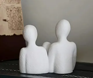 Statua famiglia moderna 10x10cm