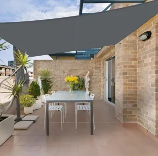 Toldo gris para sol y lluvia