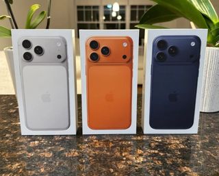 iPhone 17 promax (Azul Marino, Naranja, Plata)