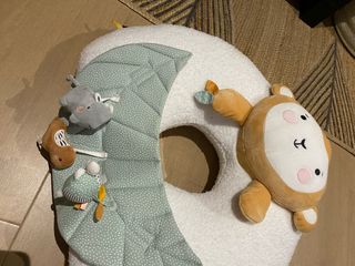 Cojín de actividades para bebé