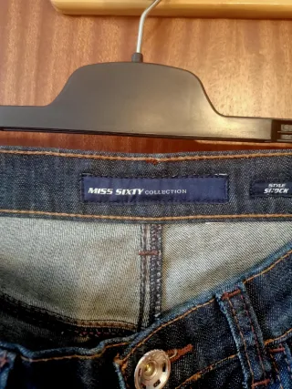 Pantalones vaqueros mujer con parches