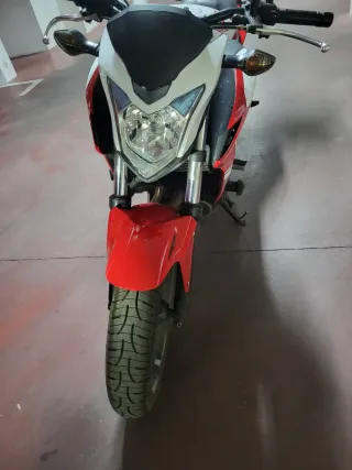 Honda CB 500 F Roja y Blanca