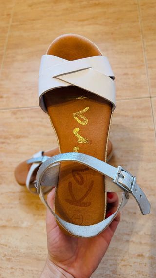 Sandalias Karralli Blancas Tira Plata