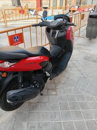 Yamaha NMAX 125 Roja
