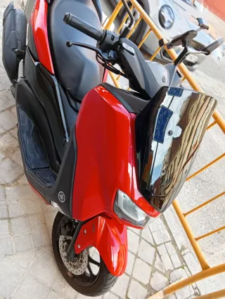 Yamaha NMAX 125 Roja