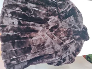 Abrigo de piel marrón