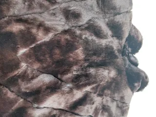 Abrigo de piel marrón