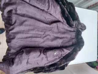 Abrigo de piel marrón