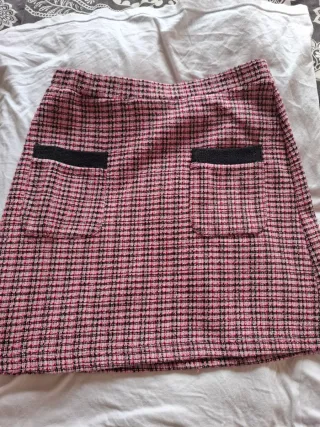 Falda de cuadros rosa y negra