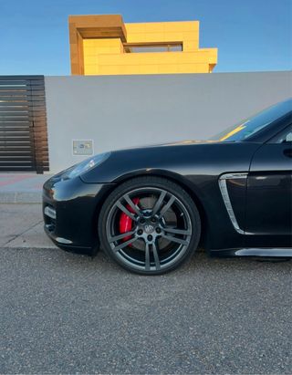 Porsche Panamera Turbo