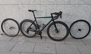 Colnago V3 Sram Rival AXS + Ruedas de Repuesto