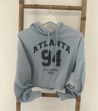 Sudadera de chica. Bershka. Talla M