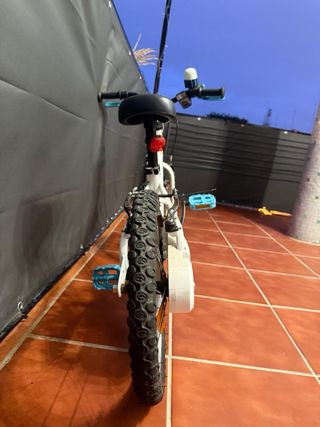 Bicicleta infantil Btwin 14 pulgadas.