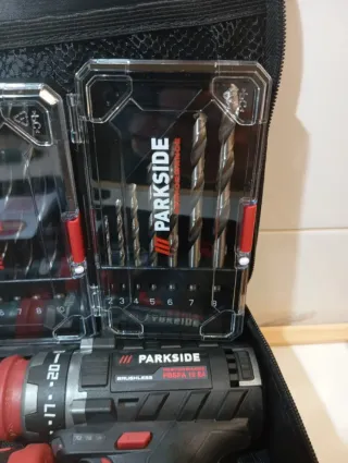 Taladro atornillador Parkside y muchos accesorios