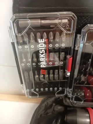 Taladro atornillador Parkside y muchos accesorios