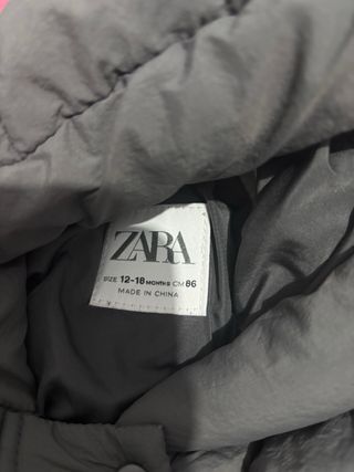 Buzo acolchado gris Zara bebe 12-18