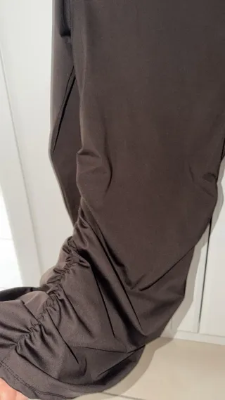 Vestito aderente marrone