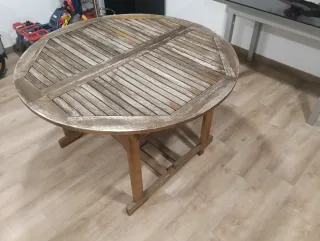 Mesa de jardín de madera