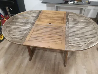 Mesa de jardín de madera