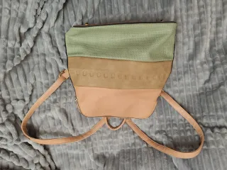 Bolso tipo mochila Beige y Verde
