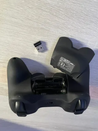 Mando Gamer Logitech Plata